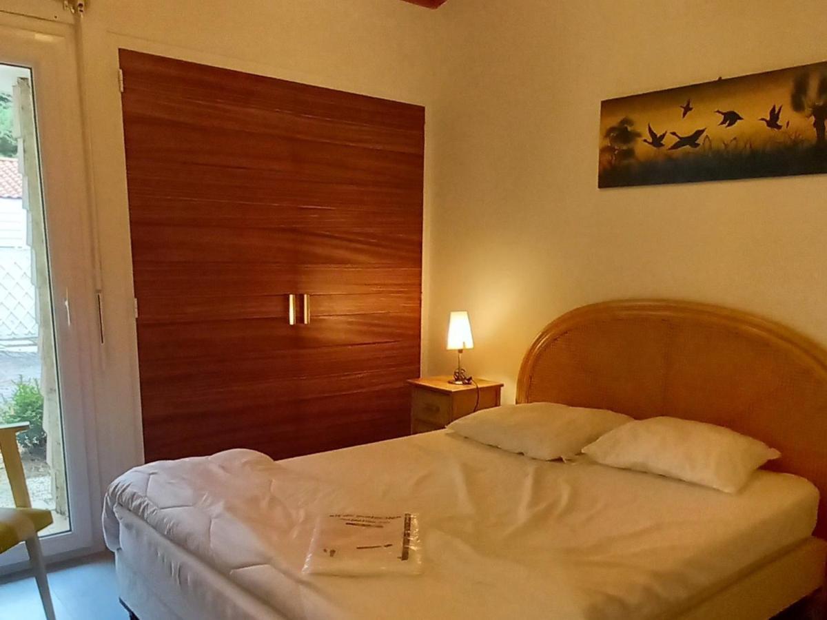 Charmant Pavillon A Saint-Jean-De-Monts: 2 Chambres, Proche Plage, Foret Et Commerces, Jardin Clos - Fr-1-323-259 Zewnętrze zdjęcie
